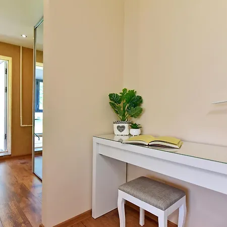 Butas Oksanos apartamentai Druskininkuose 47 kv m atskiras įėjimas 1 aukštas Druskininkai
